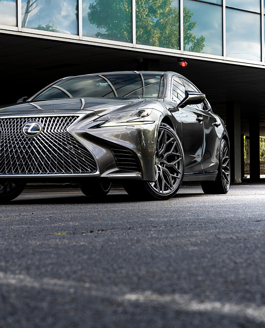 Фото дисков HF-2 Сатиновый графит на  Lexus LS V