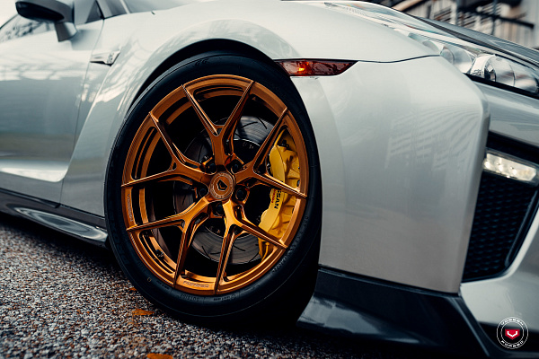 Фото дисков Vossen S21-01 Глянцевая темная медь на Nissan GT-R