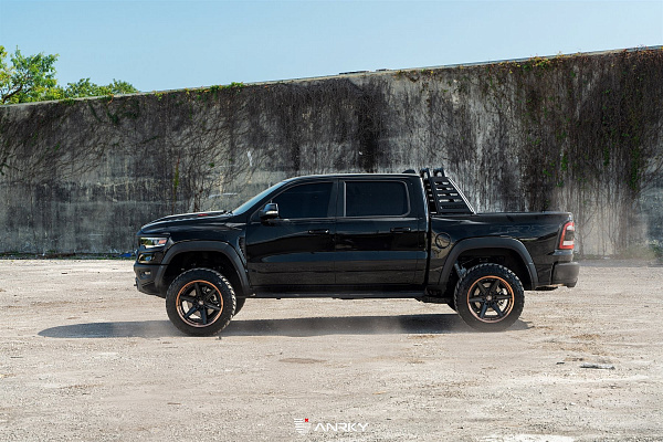 Фото дисков Anrky AN36-S Черный сатин на Ram 1500 V