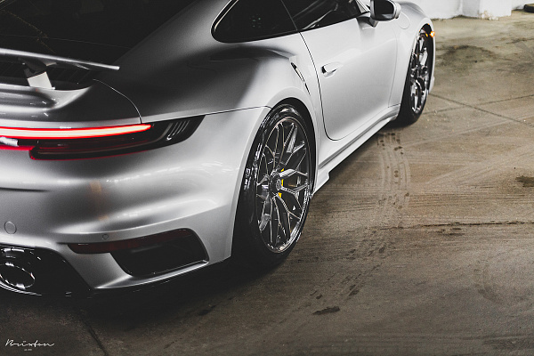Фото дисков Brixton Forged CM6-R Глянцевый темный лак на Porsche 911 VIII