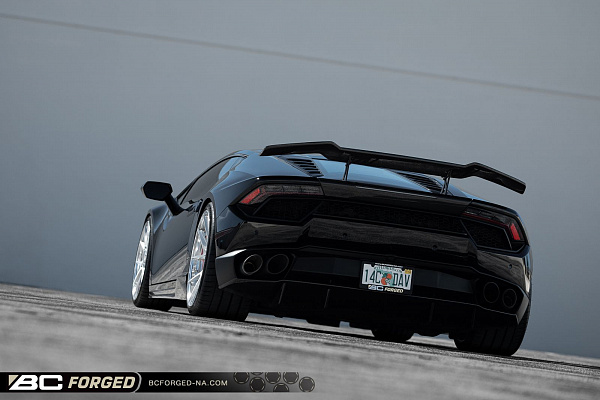 Фото дисков BC Forged HCA165 Глянцевый лак на Lamborghini Huracan