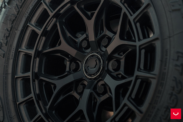 Фото дисков Vossen HFX-1 (6-Lug) Черный сатин на  Toyota Tacoma IV