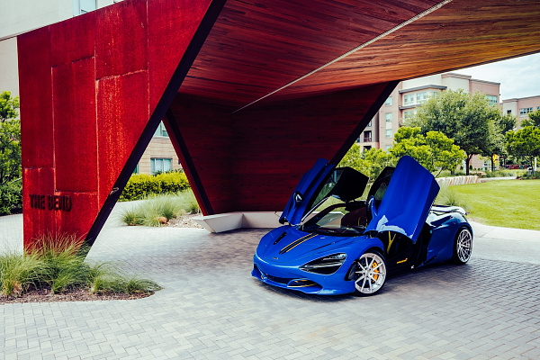 Фото дисков Strasse Wheels SV10 Deep Concave Duoblock Глянцевый лак на McLaren 720S