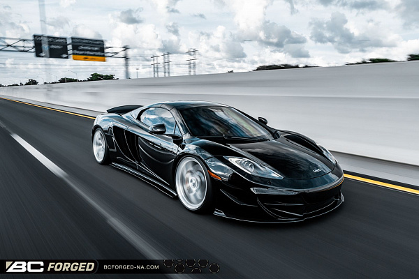 Фото дисков BC Forged KL01 Глянцевый лак на McLaren 12C