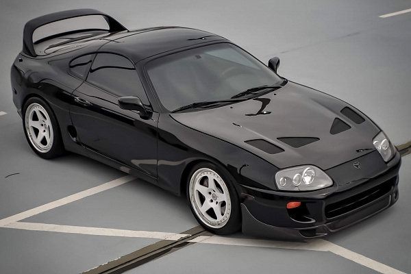 Фото дисков HRE 305 Белый глянец на Toyota Supra A80