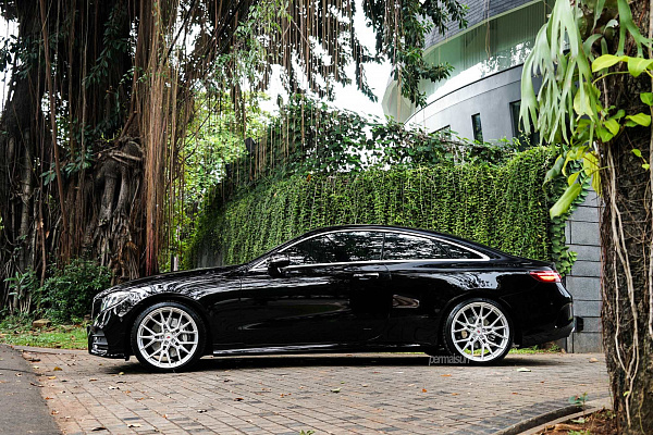 Фото дисков Vossen M-X3 Сатиновый лак на Mercedes-Benz E-Class (W213, S213, C238)
