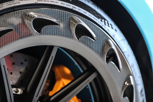 Фото дисков Brixton Forged R11-R Черный сатин на McLaren 600