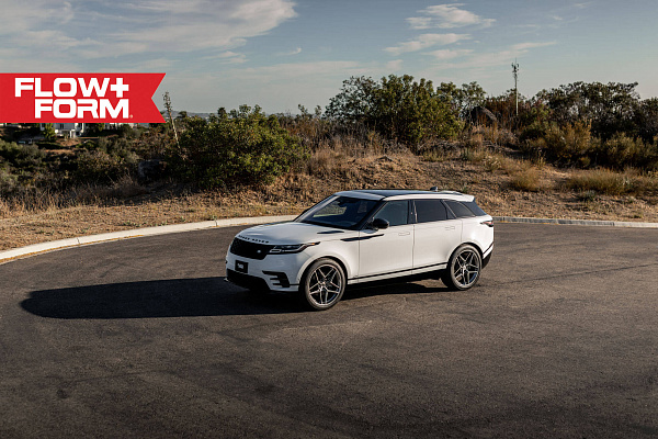 Фото дисков HRE FF11 Серебро на Land Rover Range Rover Velar