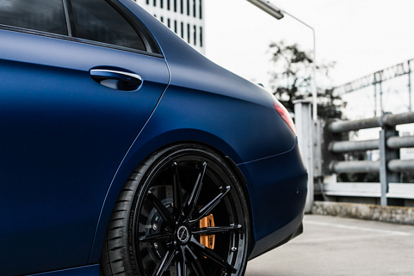 Фото дисков Brixton Forged R11-R Черный глянец на Mercedes-Benz E-Class (W213, S213, C238)