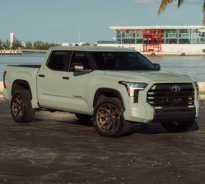 Фото дисков 4PLAY 4P83 на Toyota Tundra III