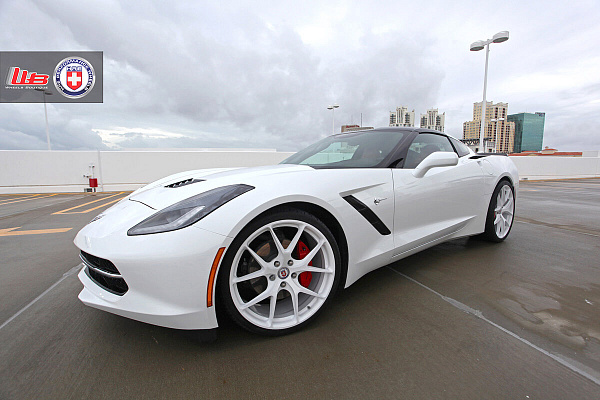 Фото дисков HRE P101 Белый глянец на Chevrolet Corvette C7