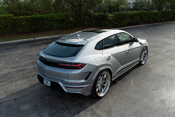 Фото дисков HRE S201H Полированный лак на Lamborghini Urus