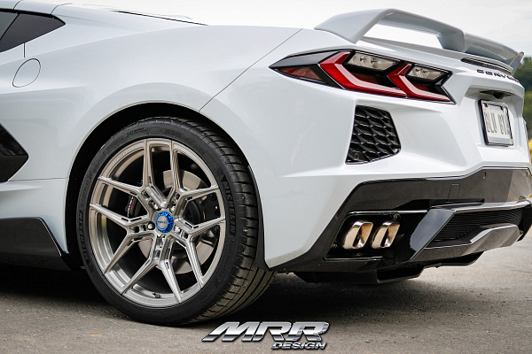 Фото дисков MRR NES SS-3 Глянцевый лак на Chevrolet Corvette C8