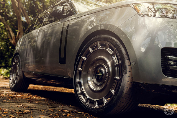 Фото дисков Vossen UV-7 Глянцевый темный лак на Land Rover Range Rover V
