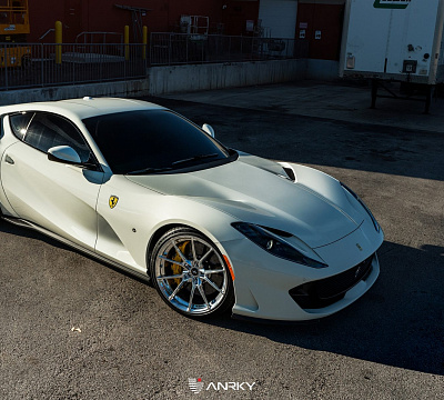 Фото дисков Anrky AN12 на Ferrari 812