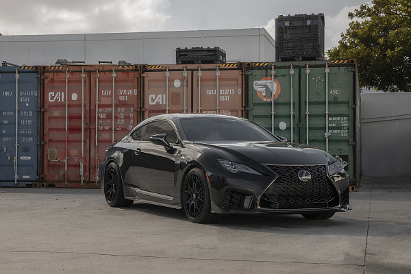 Фото дисков Rotiform ZMO-M Черный матовый на Lexus RC