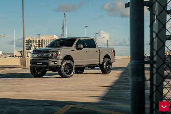 Фото дисков Vossen HF6-5 Черный глянец на Ford F-150 XIII