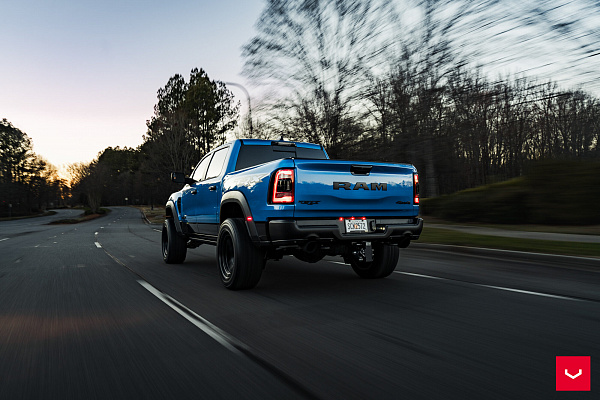 Фото дисков Vossen HFX-1 (6-Lug) Черный сатин на Ram 1500 V
