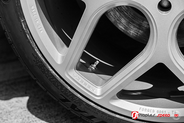 Фото дисков Vossen CG-205 Серебро на Audi Q7 (4M)