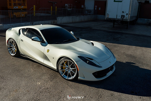 Фото дисков Anrky AN12 Полированный лак на Ferrari 812