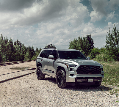 Фото дисков Vossen HF6-5 на Toyota Sequoia III