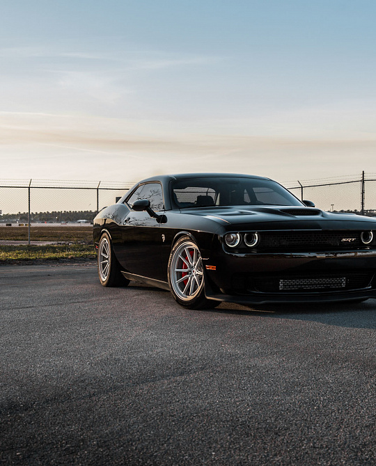 Фото дисков ML-X2 Сатиновый лак на Dodge Challenger III