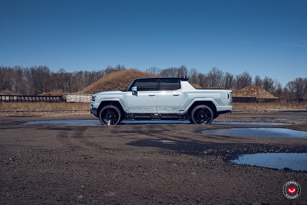 Фото дисков Vossen GNX-02 Черный глянец на GMC Hummer EV