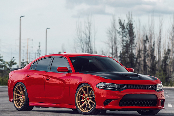 Фото дисков Vossen HF-3 Глянцевое золото на Dodge Charger VII