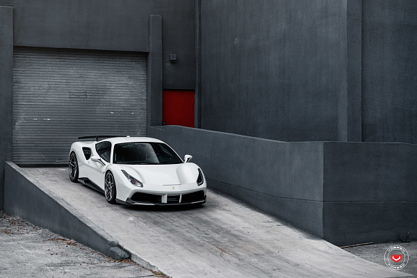 Фото дисков Vossen M-X1 Глянцевый темный лак на Ferrari 488