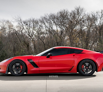 Фото дисков Strasse Wheels SP5R Deep Concave Monoblock на Chevrolet Corvette C7