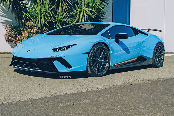 Фото дисков Savini SV10 Другой цвет на Lamborghini Huracan