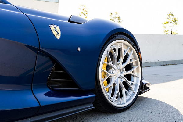 Фото дисков Anrky AN30 Глянцевый лак на Ferrari 812