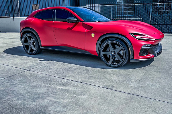 Фото дисков Giovanna Cinque Черный глянец на Ferrari Purosangue