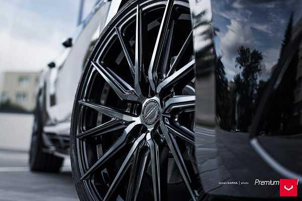 Фото дисков Vossen HF-4T Черный глянец на Volkswagen Arteon