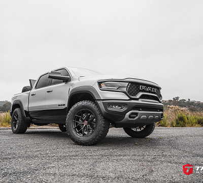 Фото дисков Vossen HF6-4 на Ram 1500 V
