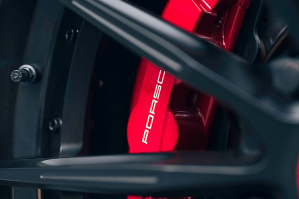 Фото дисков Brixton Forged R11-R Черный сатин на Porsche Cayman II