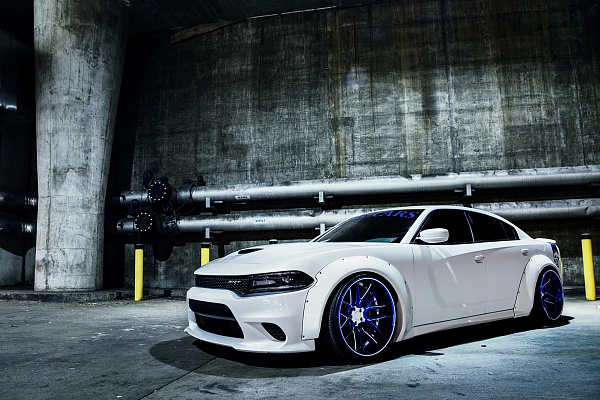 Фото дисков Savini SV63 Другой цвет на Dodge Charger VII