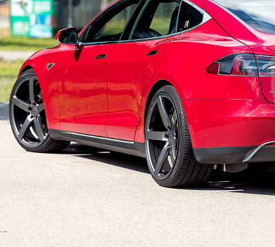 Фото дисков Vossen CV3 на Tesla Model S