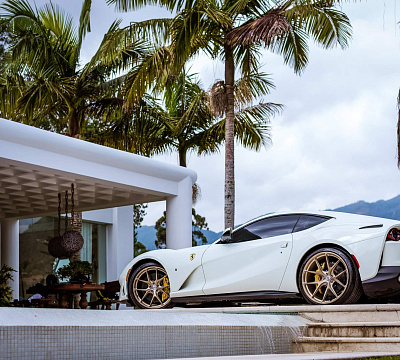Фото дисков HRE P101 на Ferrari 812