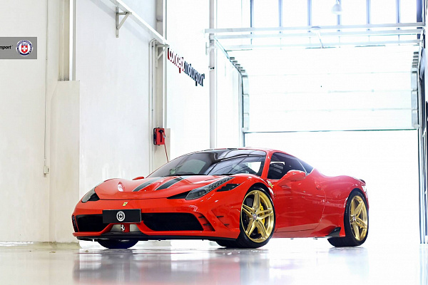 Фото дисков HRE P107 Глянцевое золото на Ferrari 458