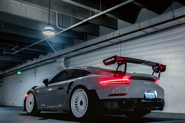 Фото дисков Brixton Forged TR20 Белый глянец на Porsche 911 VII