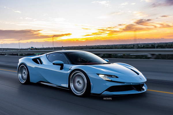 Фото дисков Strasse Wheels F5 Track Глянцевый лак на Ferrari SF90