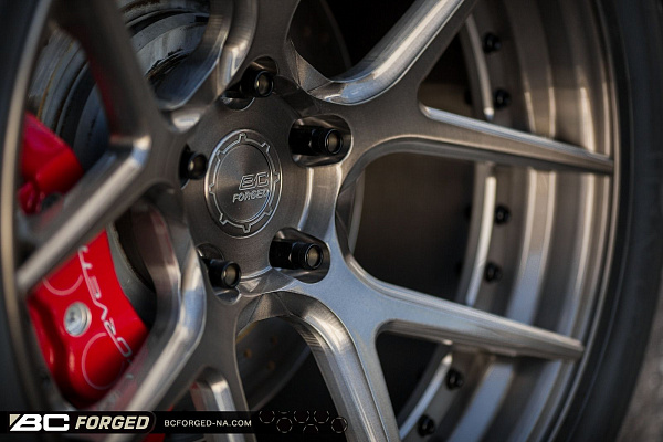 Фото дисков BC Forged HCS02 Глянцевый темный лак на Chevrolet Corvette C6