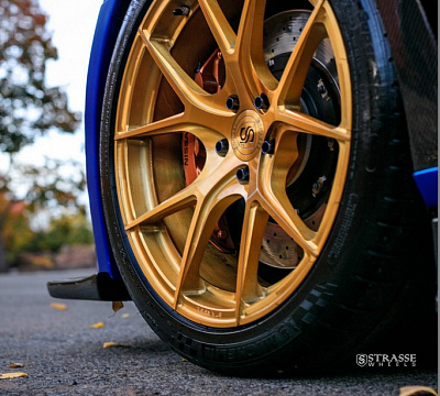 Фото дисков Strasse Wheels SM5R Deep Concave Monoblock на Nissan GT-R
