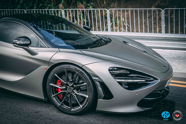 Фото дисков Vossen EVO-2R Черный глянец на McLaren 720S