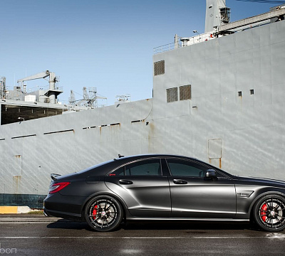 Фото дисков HRE S104 на Mercedes-Benz CLS (C218)
