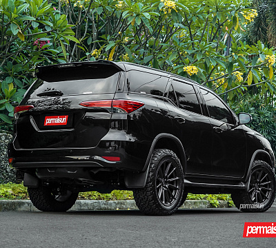 Фото дисков Vossen HF6-1 на Toyota Fortuner II