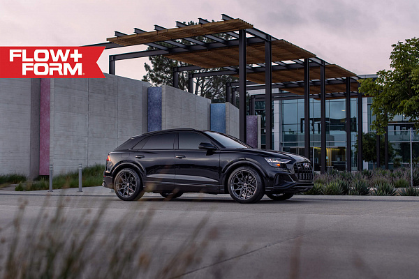 Фото дисков HRE FF10 Глянцевый графит на Audi Q8