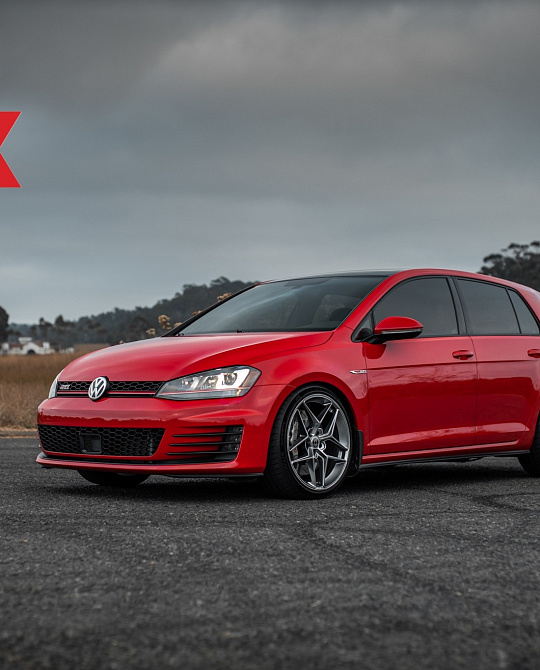 Фото дисков FF11 Глянцевый графит на Volkswagen Golf VII