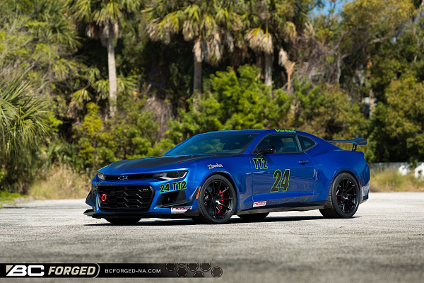 Фото дисков BC Forged RZ05 Черный матовый на Chevrolet Camaro VI